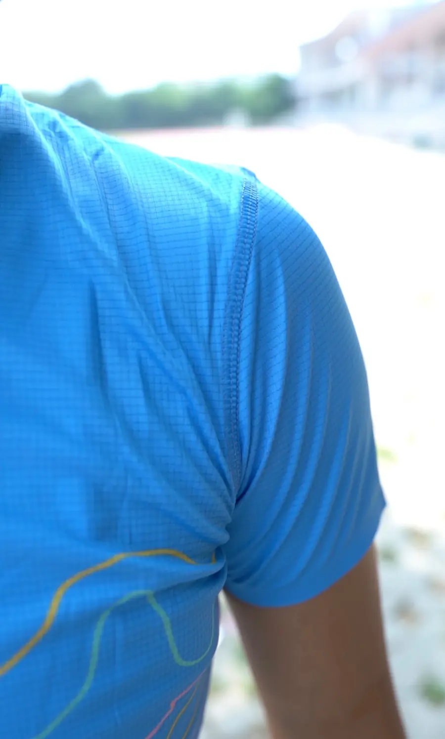 Seamless arms, sides and hems