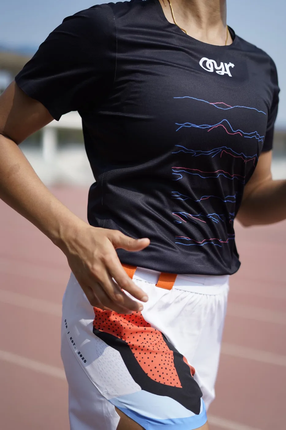 Seamless arms, sides and hems